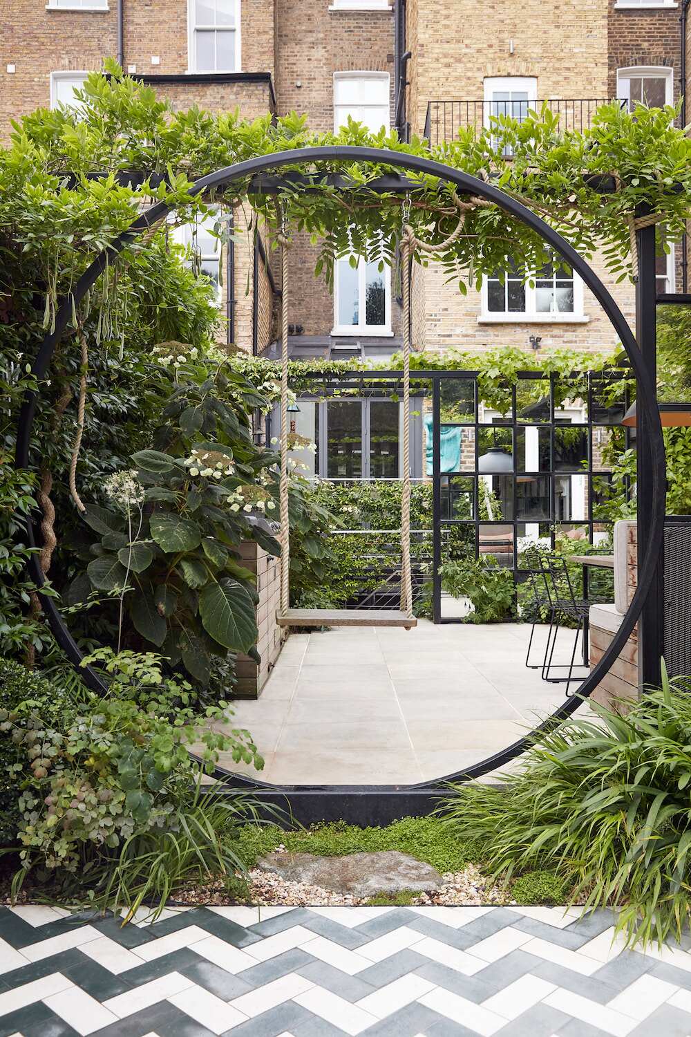 Chelsea Garden Swing 2